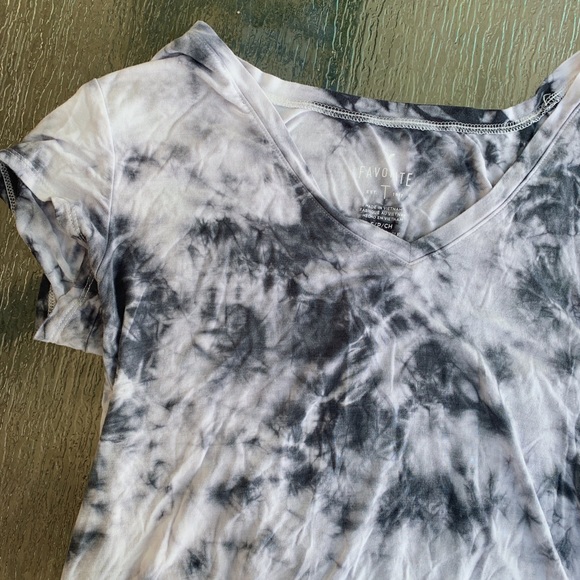 white and gray tie dye tee - Picture 6 of 8